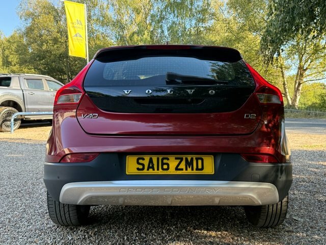 Volvo V40 Cross Country D2 Lux Hatchback Red #4