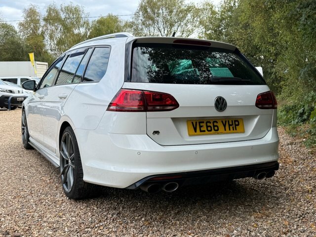 Volkswagen Golf Tsi Bluemotion Tech R VE66YHP White #3