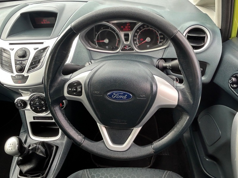 Ford Fiesta Fiesta Zetec 96 Red #21