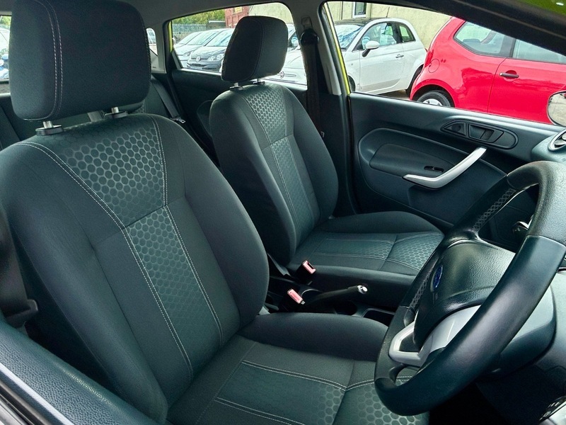 Ford Fiesta Fiesta Zetec 96 Red #12