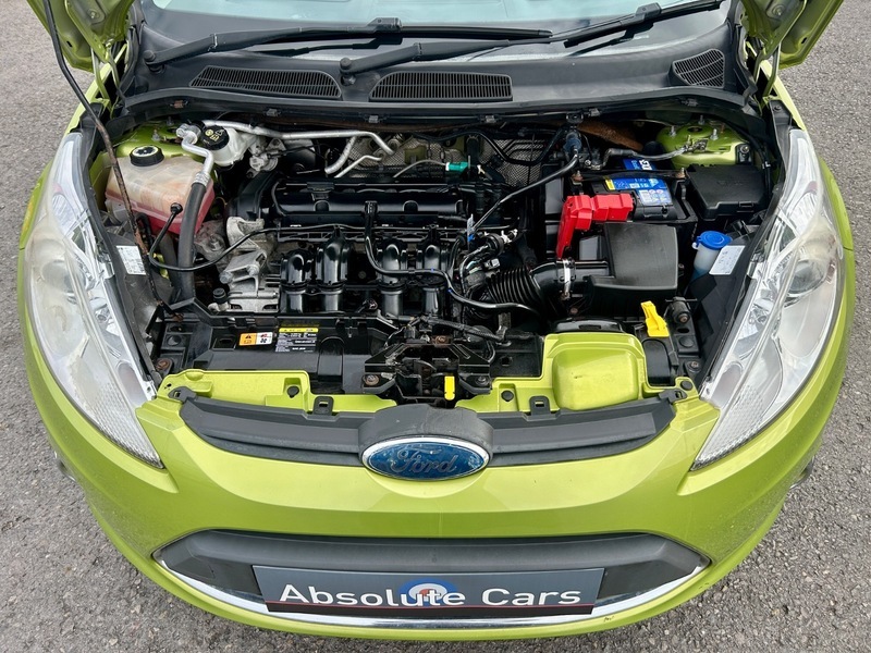 Ford Fiesta Fiesta Zetec 96 Red #22