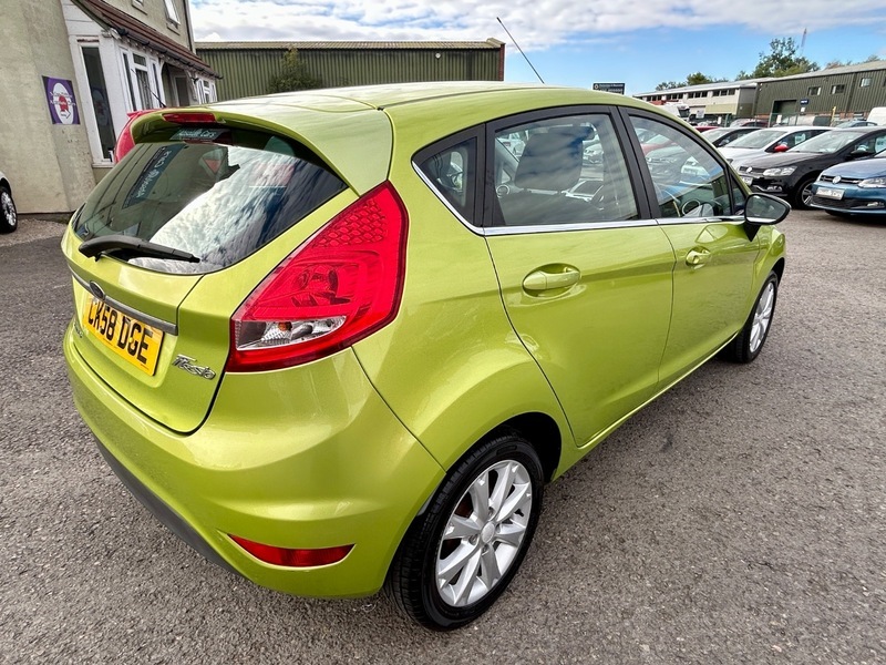 Ford Fiesta Fiesta Zetec 96 Red #23