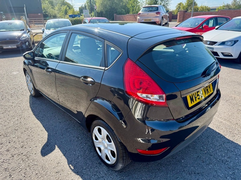 Ford Fiesta Ghia 16V Silver #3