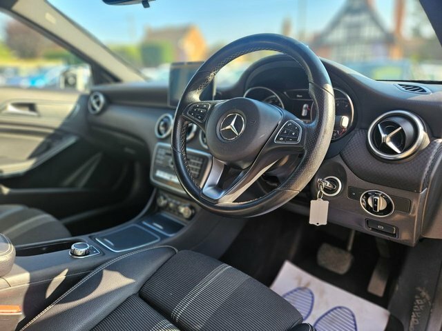 Mercedes-Benz A Class 1.6 A180 Sport Edition Hatchback 7G-dct KN18ZNX Silver #2