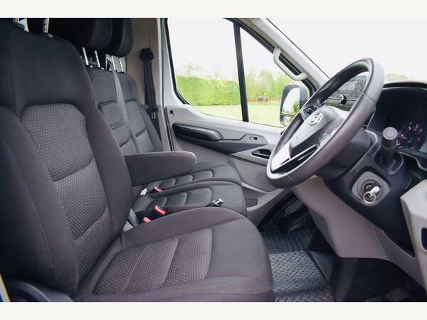 Maxus Deliver 9 Luton 2.0 D20 Twin Curtain Side Rwd L3 #6