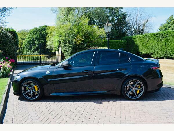 Alfa Romeo Giulia Saloon 2.9 V6 Bi-turbo Quadrifoglio Euro 6 S Black #2