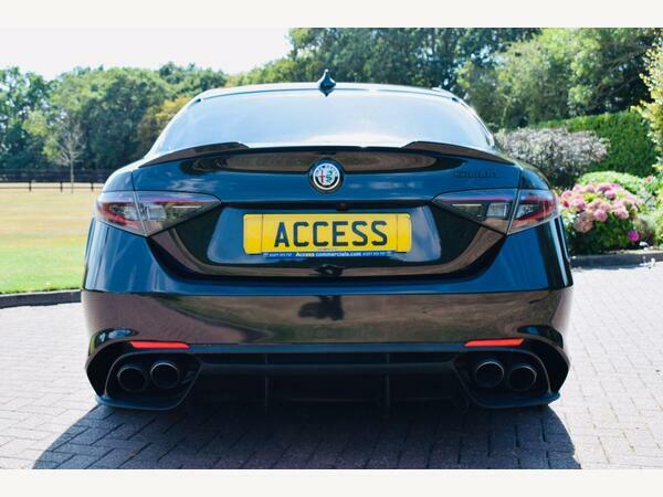 Alfa Romeo Giulia Saloon 2.9 V6 Bi-turbo Quadrifoglio Euro 6 S Black #4