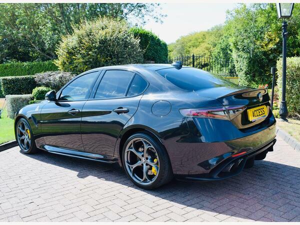 Alfa Romeo Giulia Saloon 2.9 V6 Bi-turbo Quadrifoglio Euro 6 S Black #3