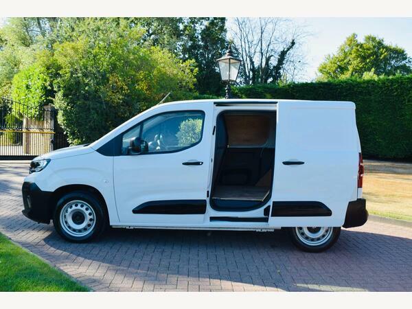 Peugeot Partner Panel Van 1.5 Bluehdi 1000 Professional Standard P White #4