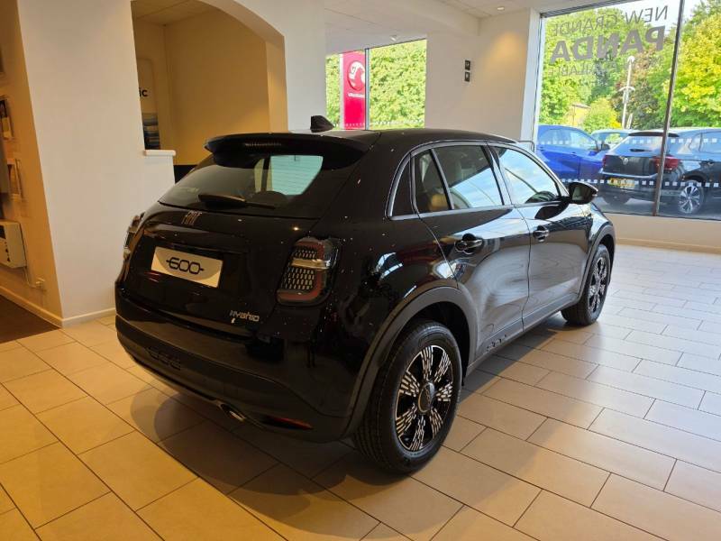 Fiat 600 1.2 Hybrid 48V Icon Edct-6 Black