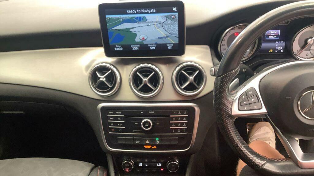 Mercedes-Benz GLA Class 220D Amg Line Executive Suv 7G-dct 4M Black #8