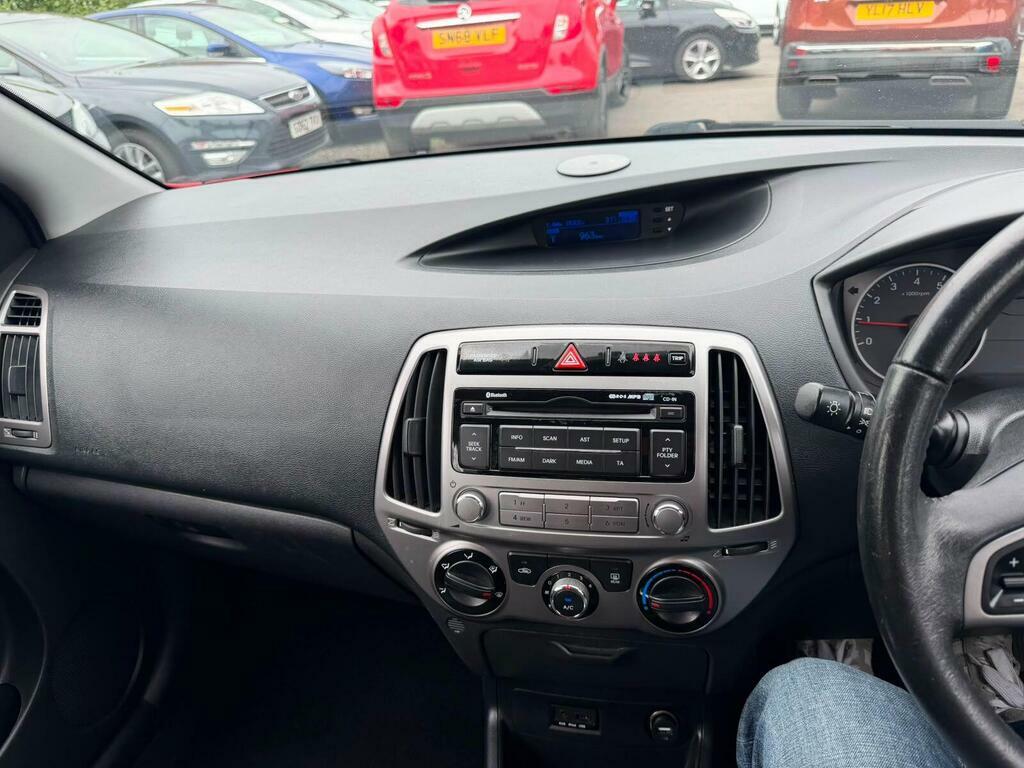 Hyundai I20 1.2 Classic Euro Black #11
