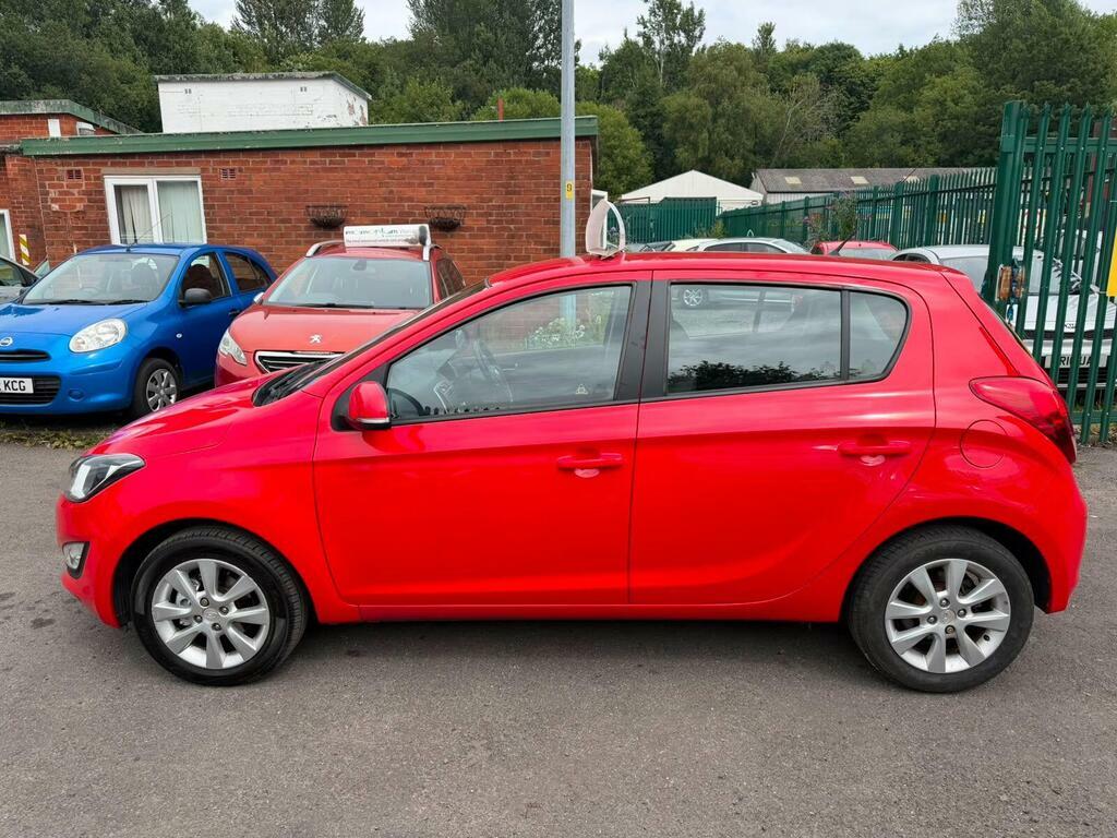 Hyundai I20 1.2 Classic Euro Black #8