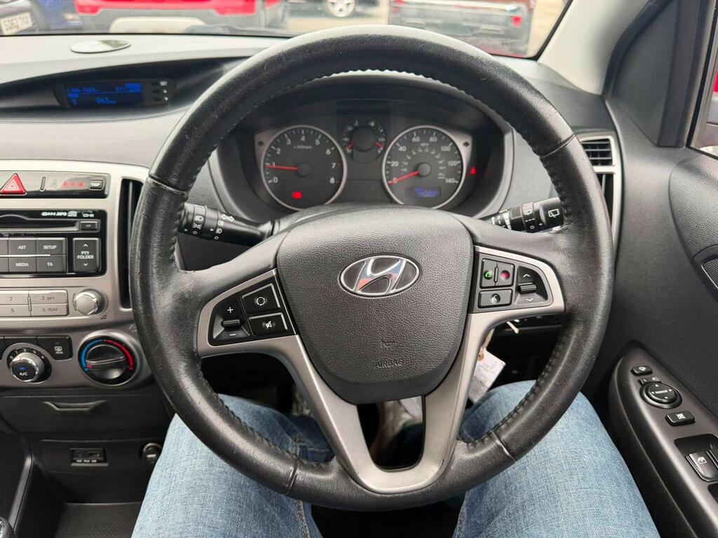 Hyundai I20 1.2 Classic Euro Black #10