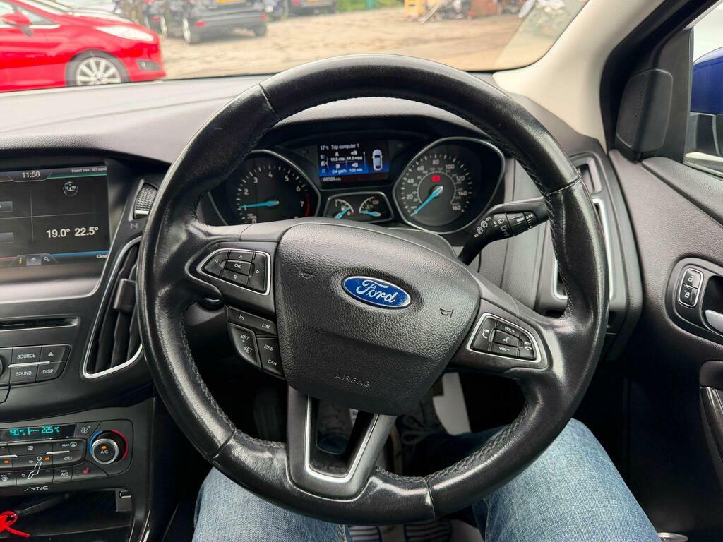 Ford Focus Zetec Tdci Big Wheels And Privacy Glass Really S Red #7