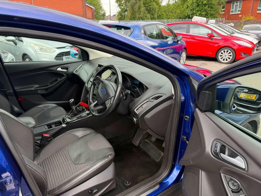 Ford Focus Zetec Tdci Big Wheels And Privacy Glass Really S Red #5