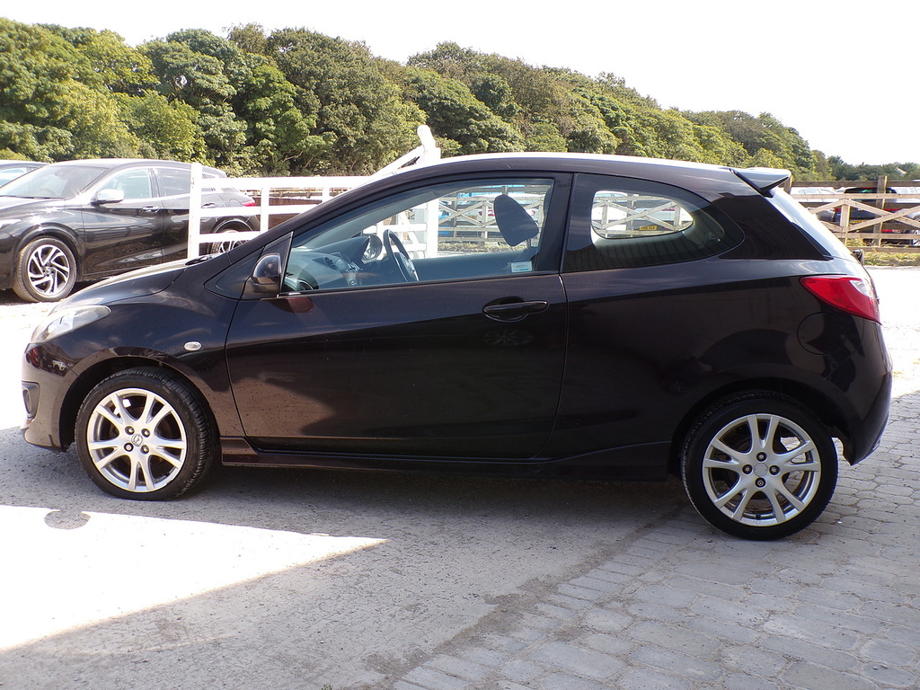 Mazda 2 Tamura Red #4