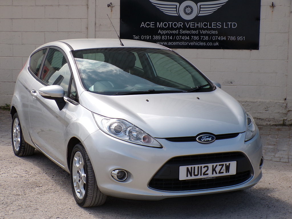 Ford Fiesta Zetec Silver #2
