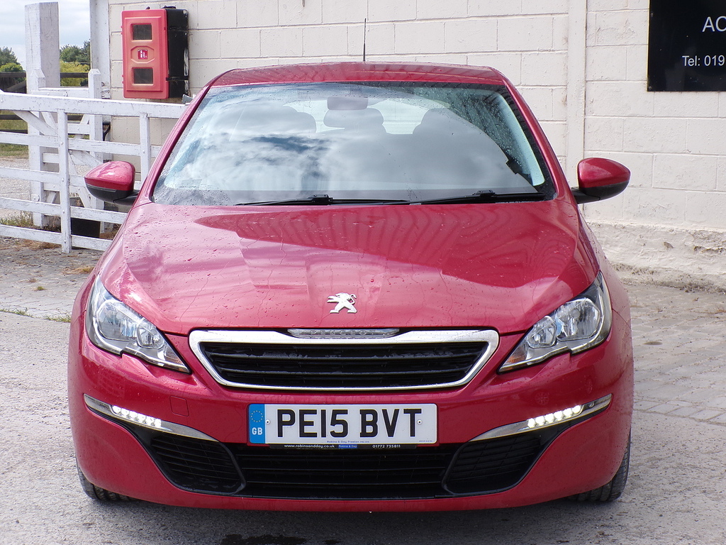 Peugeot 308 Hdi Active Red #3