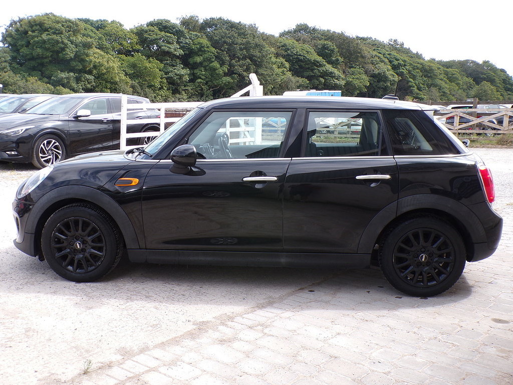 Mini Hatch One Black #6
