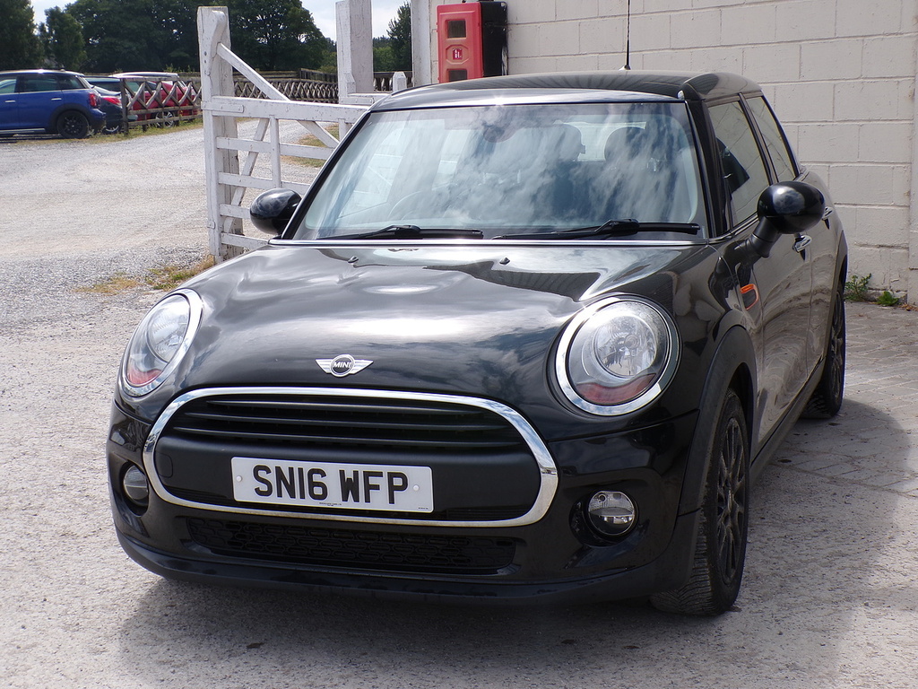 Mini Hatch One Black #4