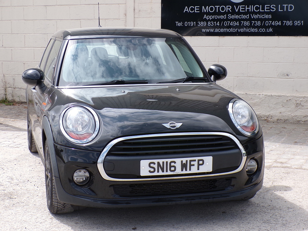 Mini Hatch One Black #3
