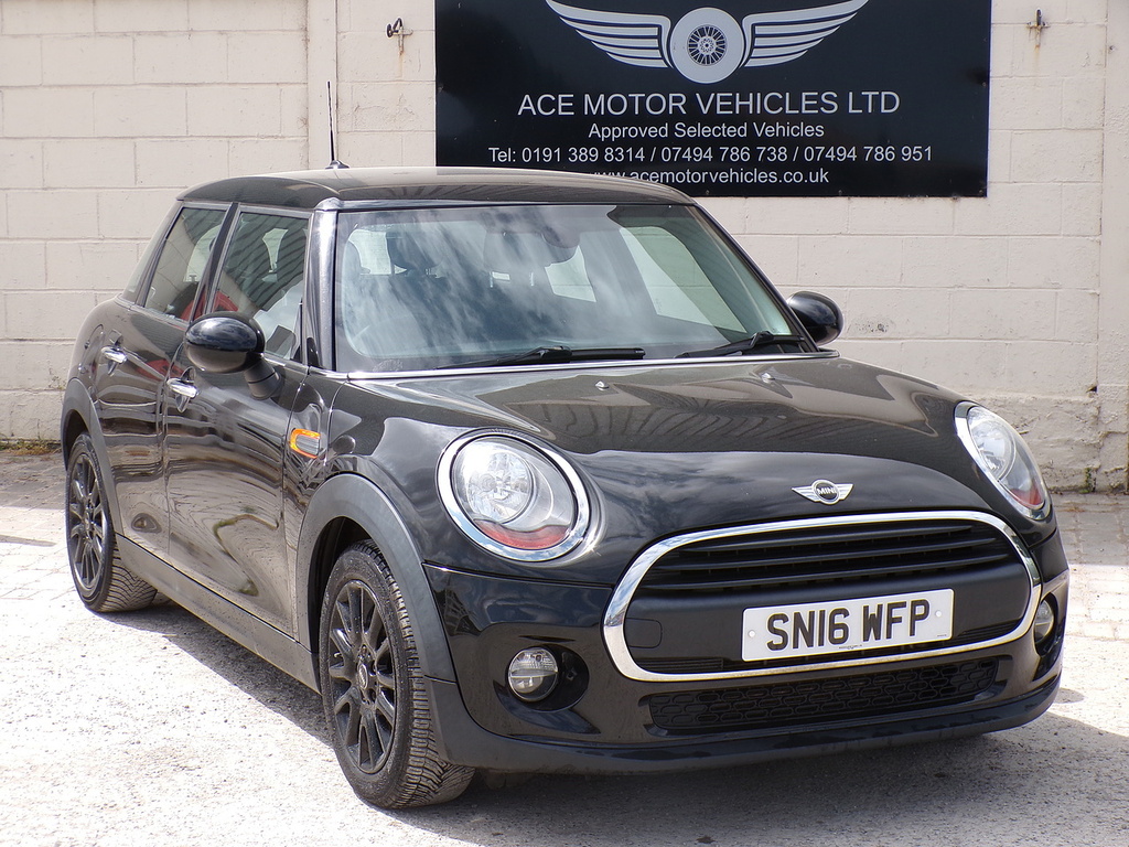 Mini Hatch One Black #2