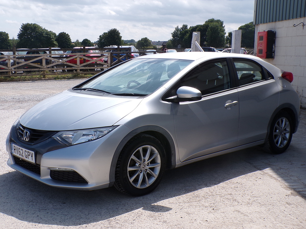 Honda Civic I-vtec Se Silver #4