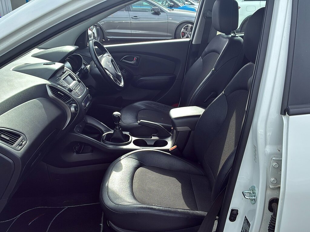 Hyundai Ix35 Crdi Se White #5