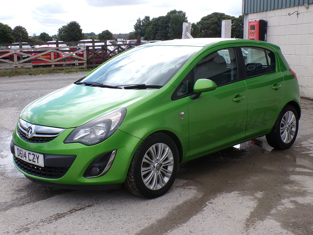 Vauxhall Corsa Se DS14CZY Green #4
