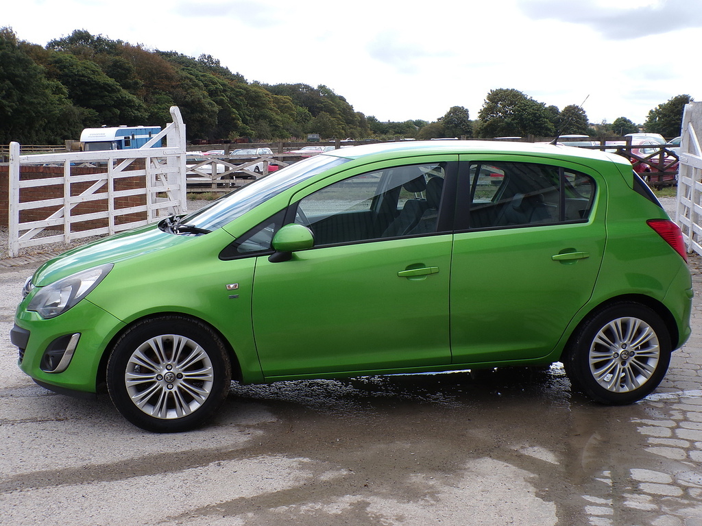 Vauxhall Corsa Se DS14CZY Green #5