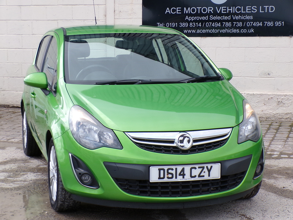 Vauxhall Corsa Se DS14CZY Green #2