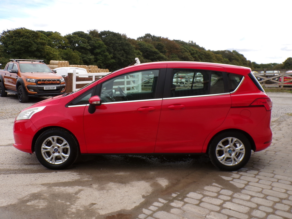 Ford B-Max Zetec EU63FNM Red #4