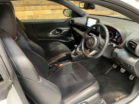Toyota Yaris Yaris 1.6 Gr White #3