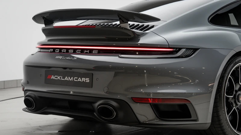 Porsche 911 Carrera 4 Gts Hev S-a 2024 Green #45