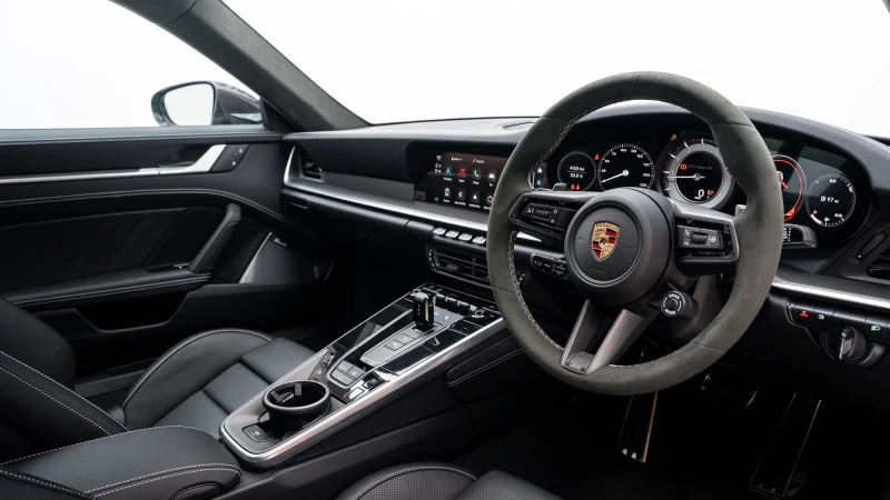 Porsche 911 Carrera 4 Gts Hev S-a 2024 Green #25