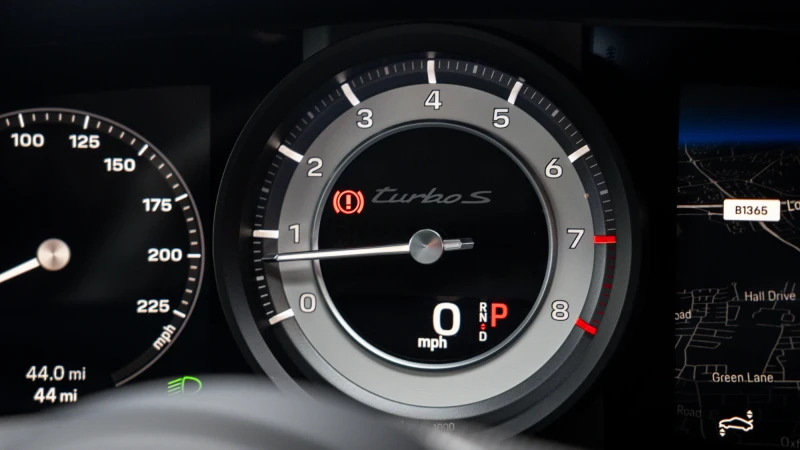 Porsche 911 Carrera 4 Gts Hev S-a 2024 Green #31