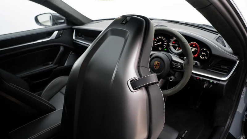 Porsche 911 Carrera 4 Gts Hev S-a 2024 Green #8
