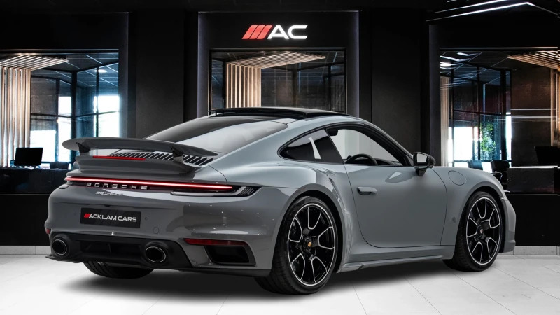Porsche 911 Carrera 4 Gts Hev S-a 2024 Green #4