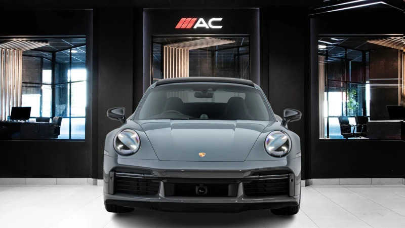 Porsche 911 Carrera 4 Gts Hev S-a 2024 Green #2