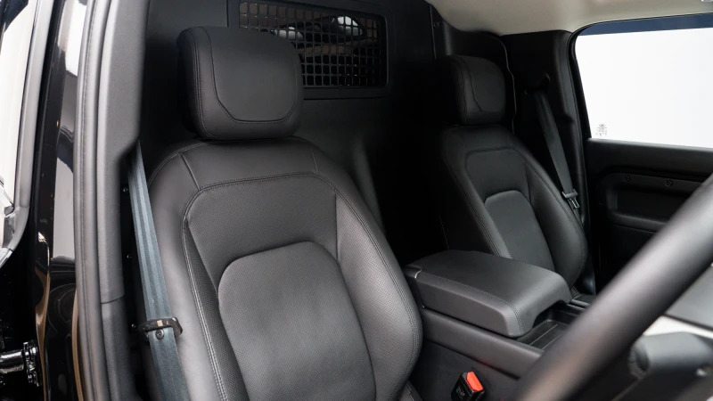 Land Rover Defender 110 3.0 D300 Hard Top X-dynamic Hse Grey #6