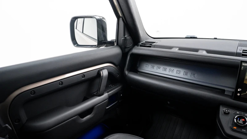 Land Rover Defender 110 3.0 D350 Hard Top X-dynamic Hse 2025 Black #37