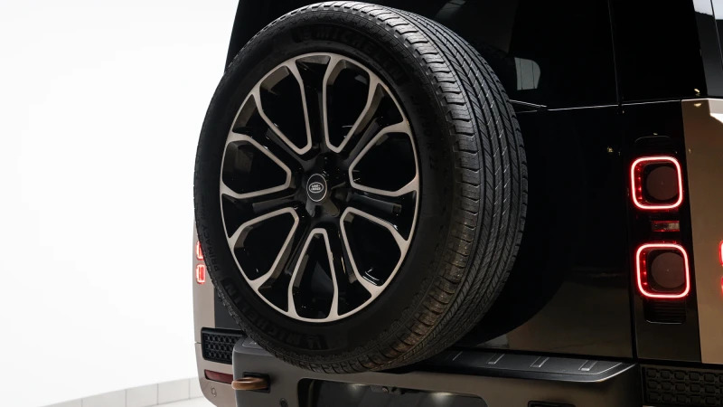 Land Rover Defender 110 3.0 D350 Hard Top X-dynamic Hse 2025 Black #15