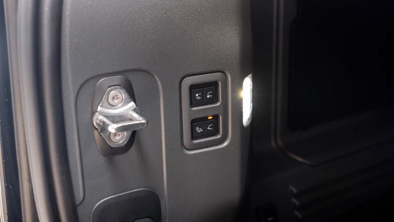 Land Rover Defender 110 3.0 D250 Xs Edition 110 7 Seat Black #56