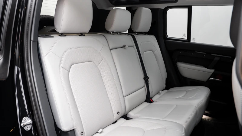 Land Rover Defender 110 3.0 D250 Xs Edition 110 7 Seat Black #24