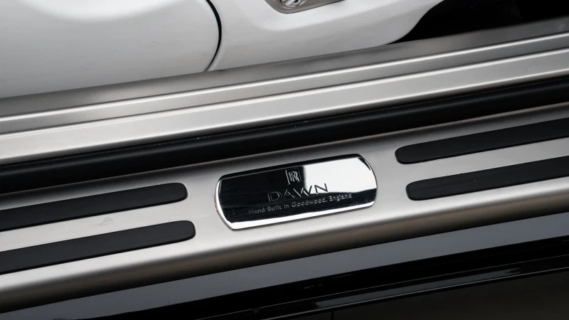 Rolls-Royce Dawn 6.6 V12 Black Badge Euro 6 Black #42