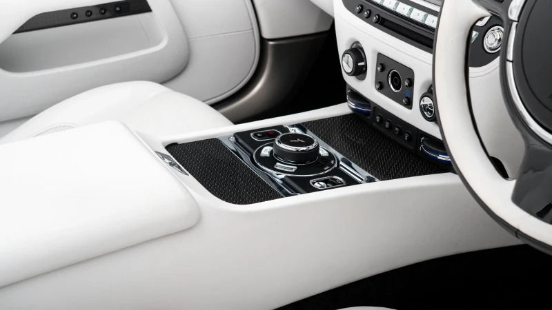 Rolls-Royce Dawn 6.6 V12 Black Badge Euro 6 Black #40