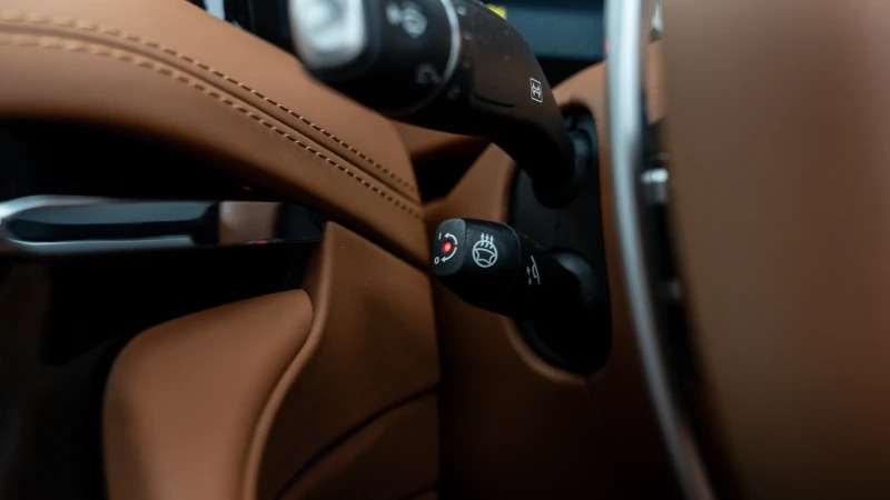 Aston Martin DB12 Volante 4.0 V8 Volante Euro 6 S S Grey #37