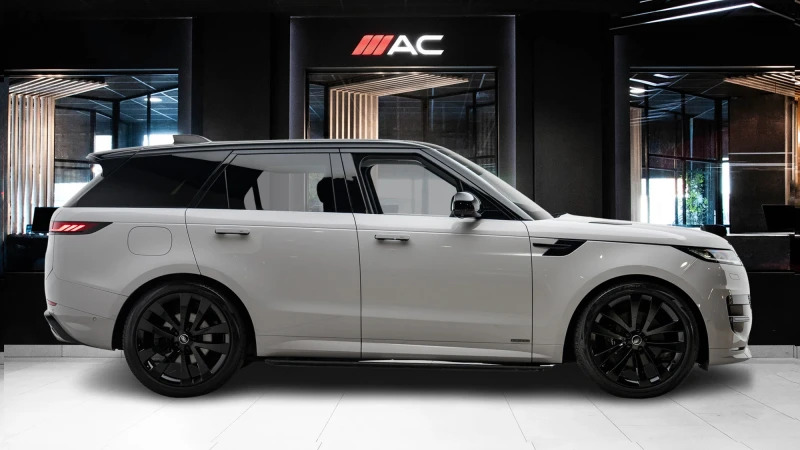 Land Rover Range Rover Sport 4.4 P530 V8 First Edition Estate Black #3