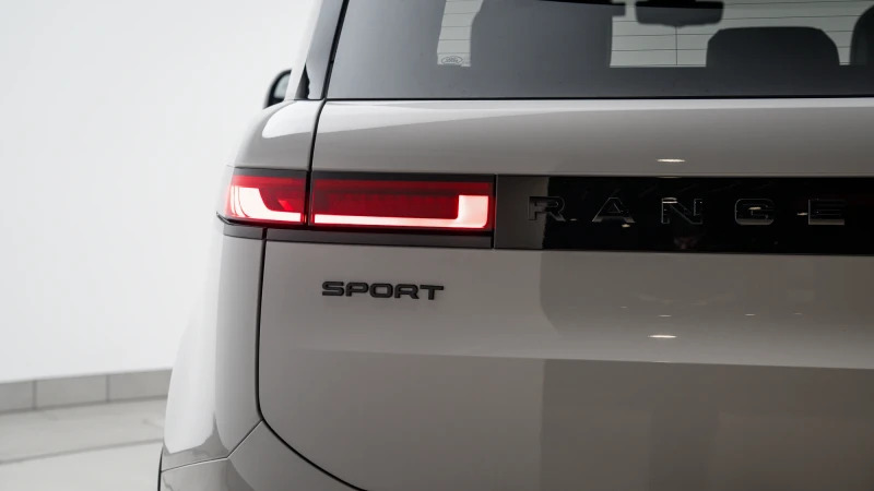 Land Rover Range Rover Sport 4.4 P530 V8 First Edition Estate Black #50